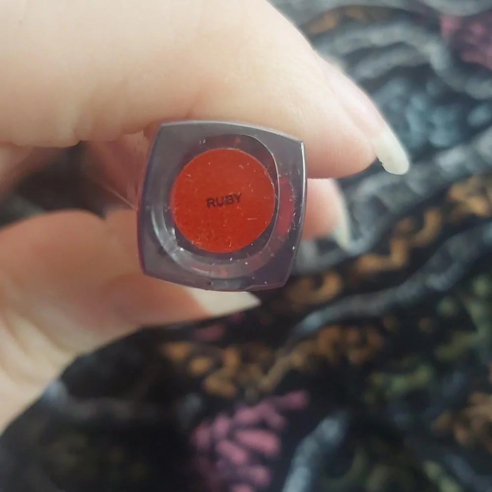 NEW Makeup Revolution Lip Vinyl‎ in Ruby
